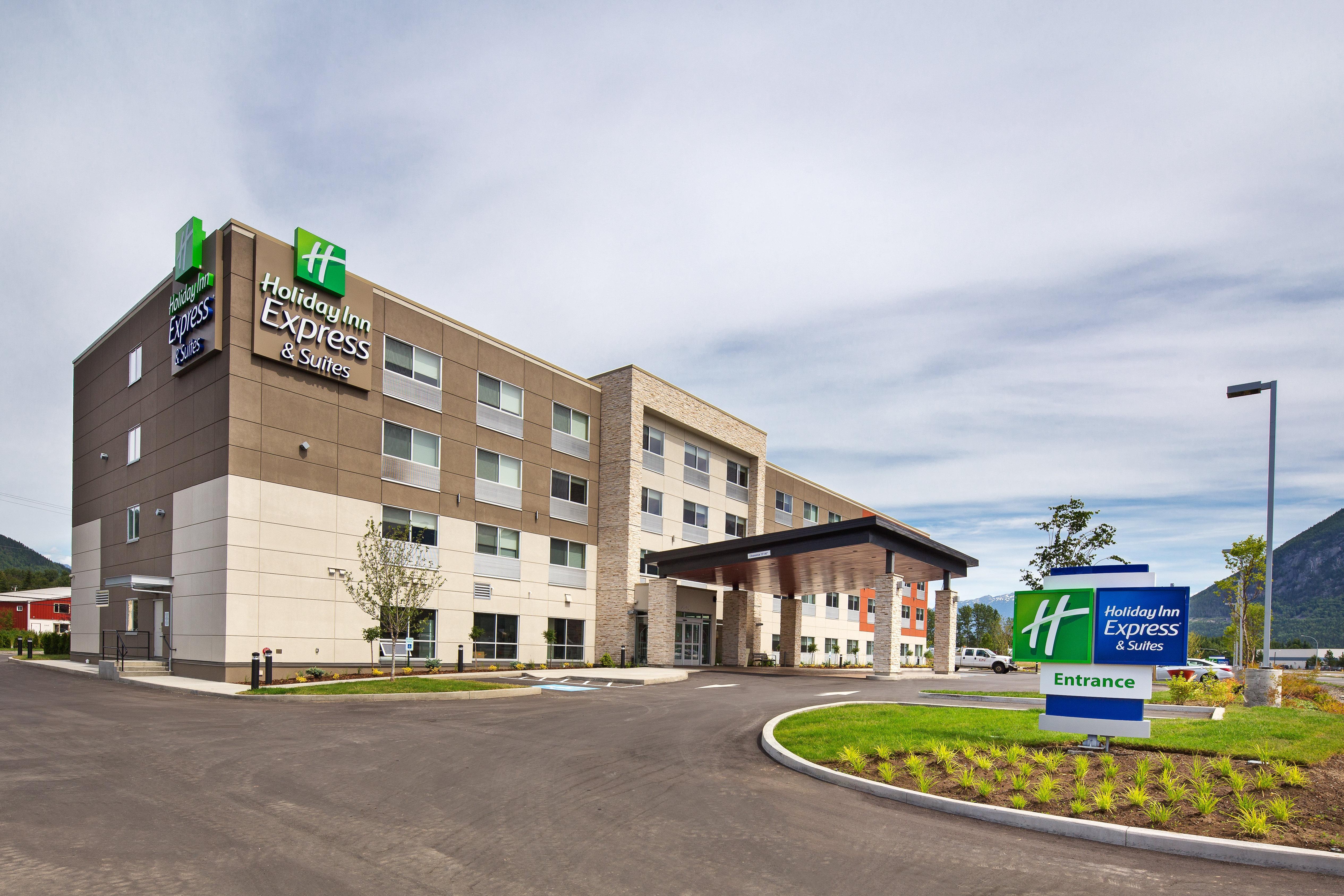 Holiday Inn Express & Suites Terrace By Ihg Eksteriør billede